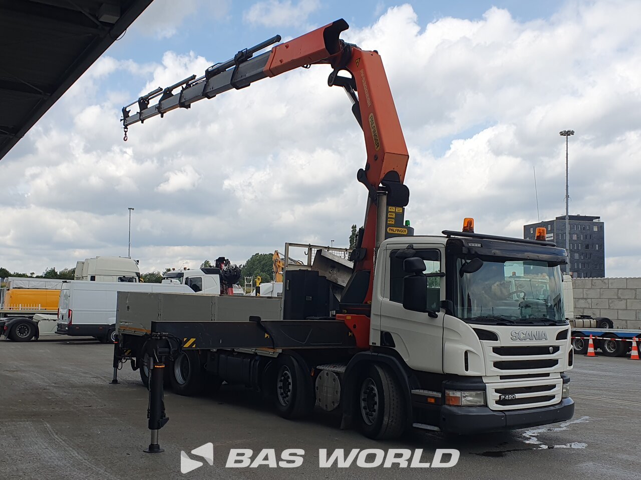 Other : Scania P420 8X4 Camion plateaux