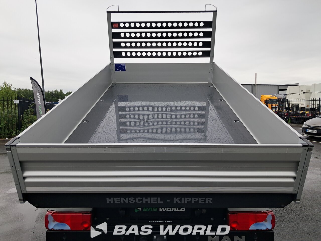 Superstructure interior : MAN TGE 3.180 Benne