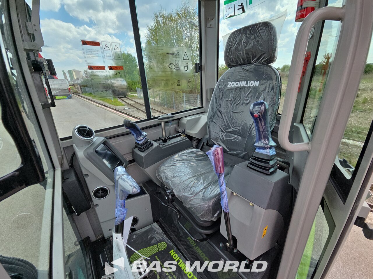 Other : Zoomlion ZE26 GU Mini bager <10t