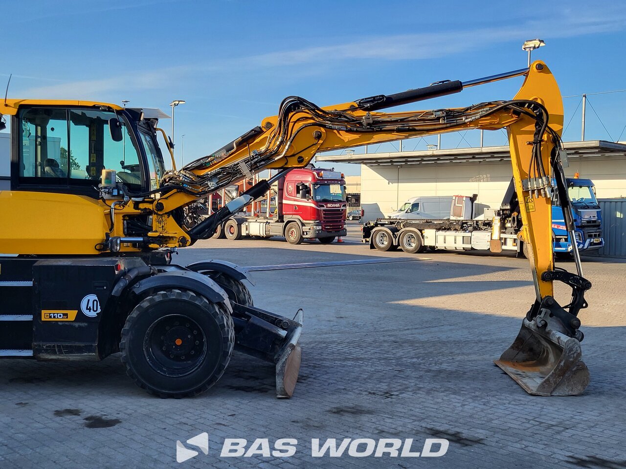 Other : JCB HD110W T4F Pelle sur pneus