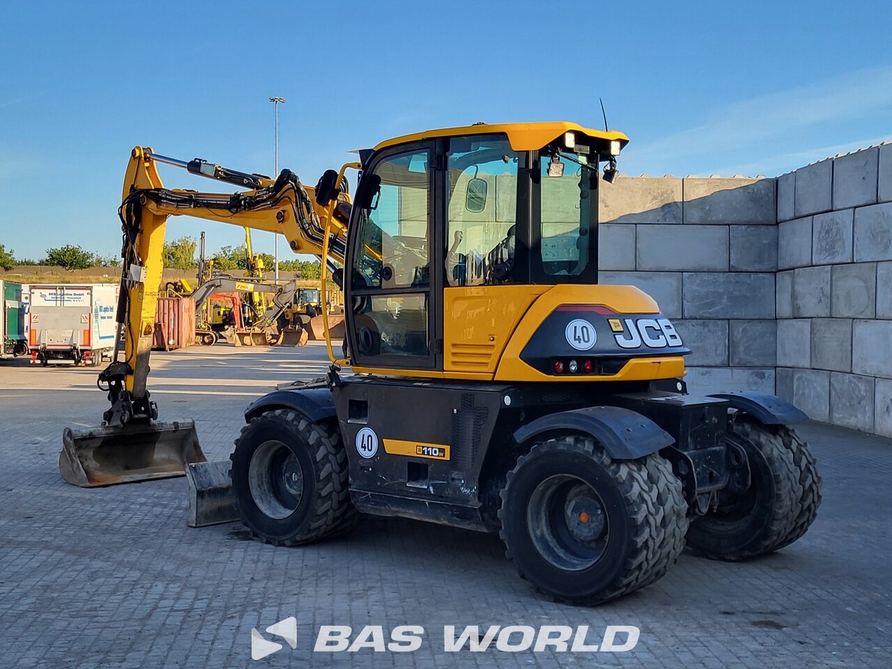 Other : JCB HD110W T4F Pelle sur pneus