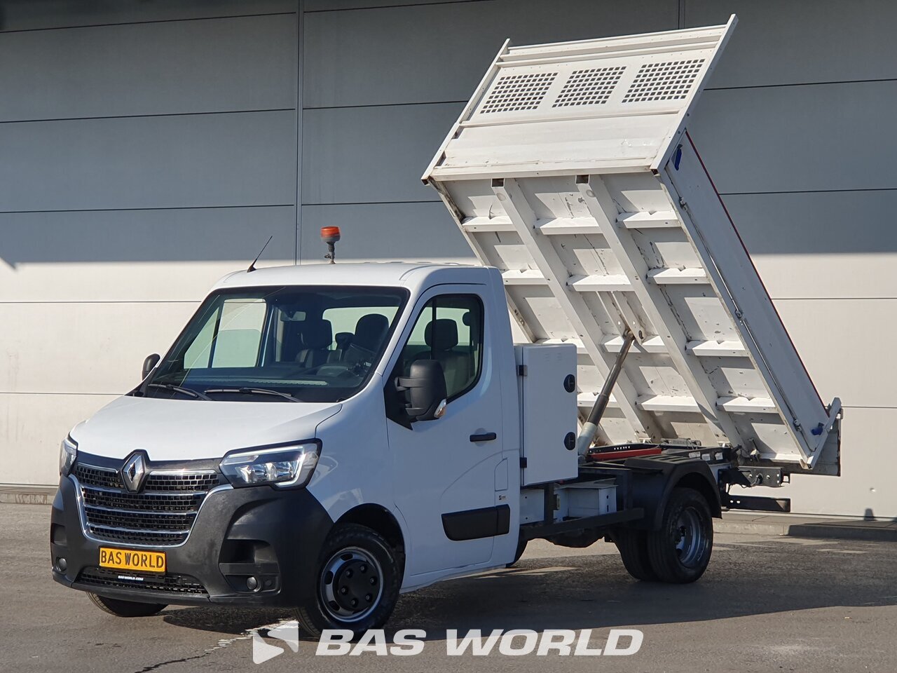 Front left : Renault Master 145PK Ouvert