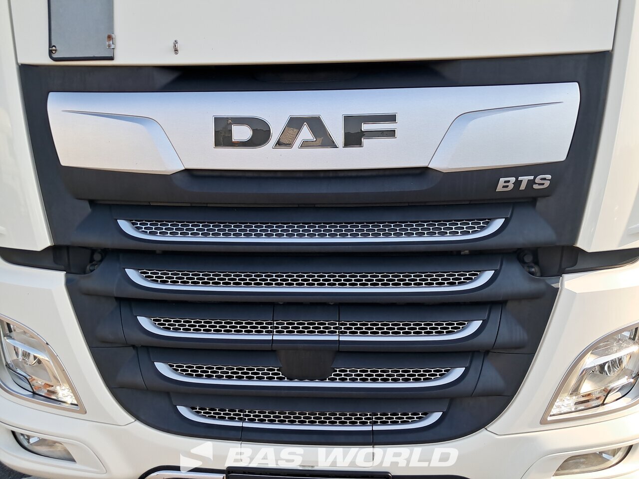 Grille : DAF XF 480 وحدات الجر