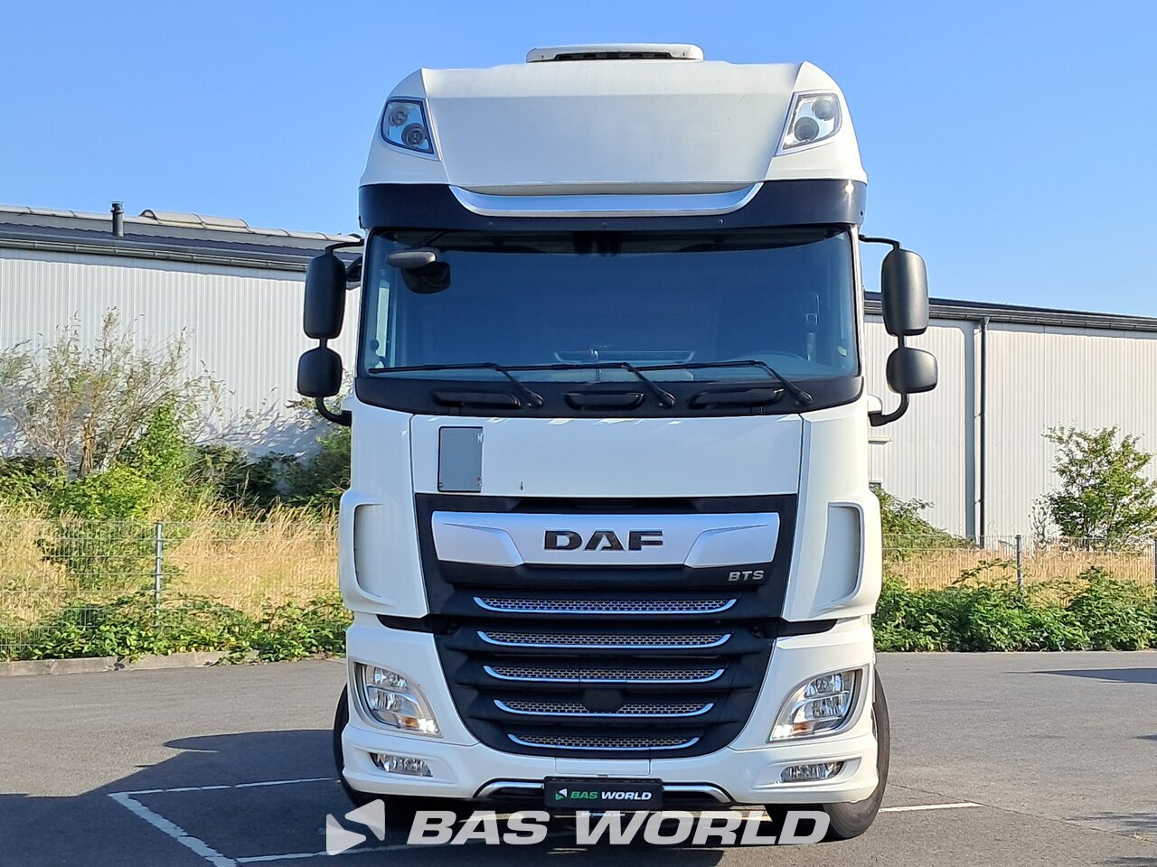 Front : DAF XF 480 وحدات الجر