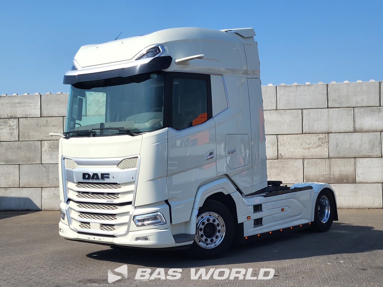 Front left : DAF XG+ 530 4X2 Tracteur routier