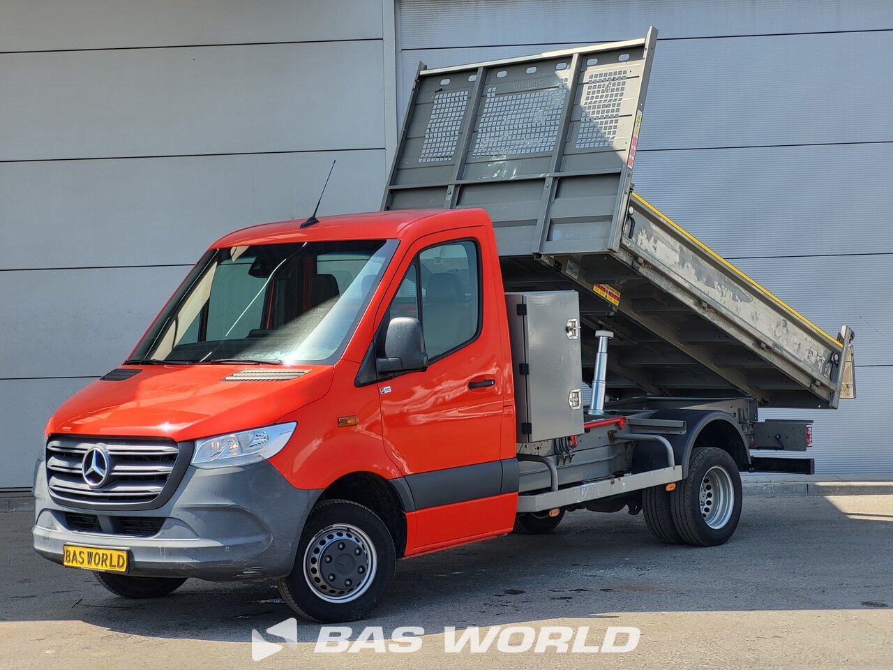 Front left : Mercedes Sprinter 514 CDI Ouvert