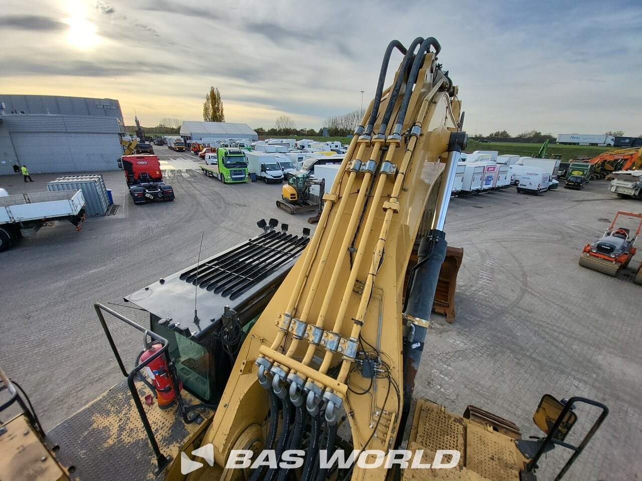 Other : Caterpillar 390 D L حفارة مجنزرة