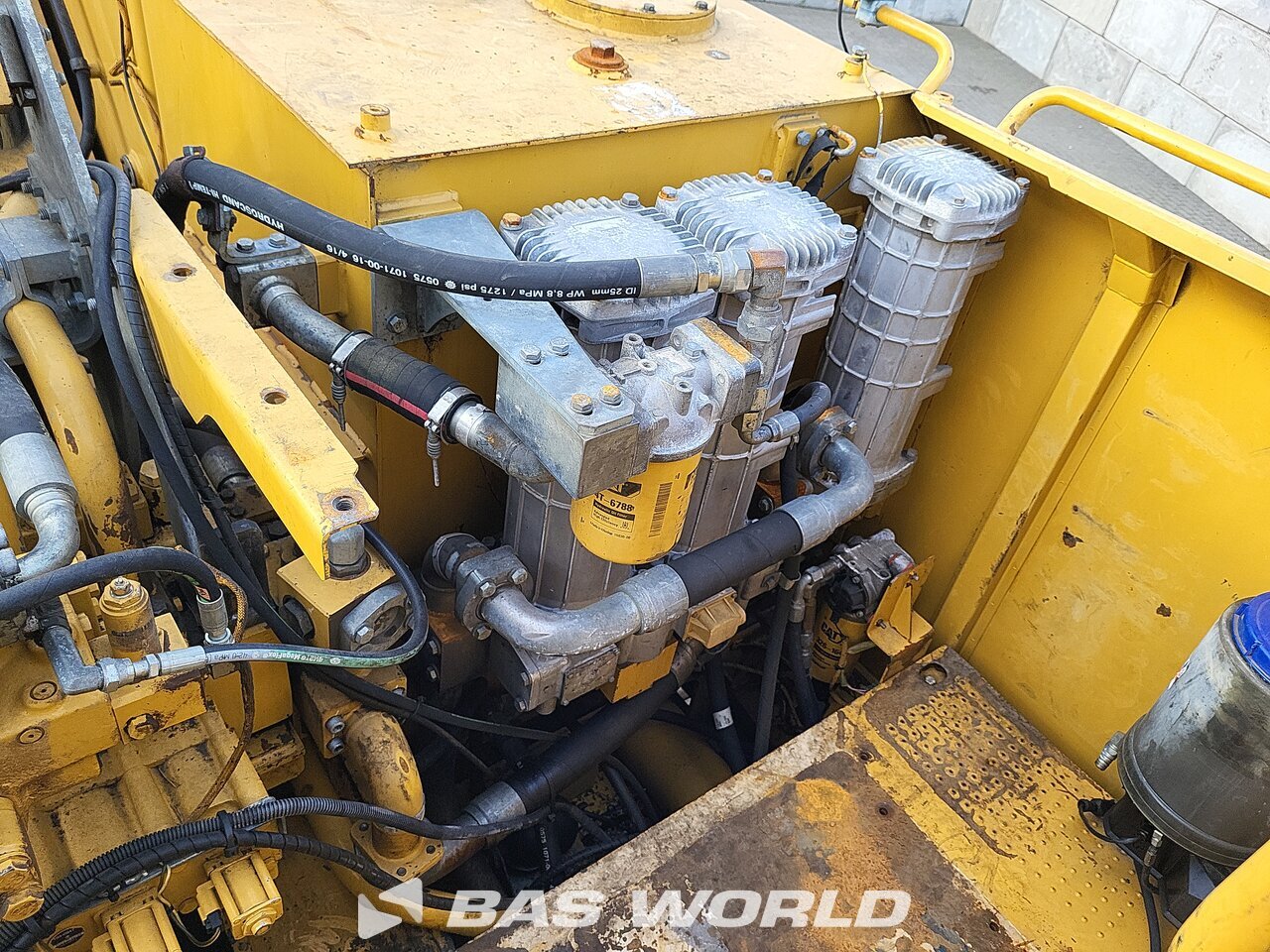 Other : Caterpillar 390 D L حفارة مجنزرة