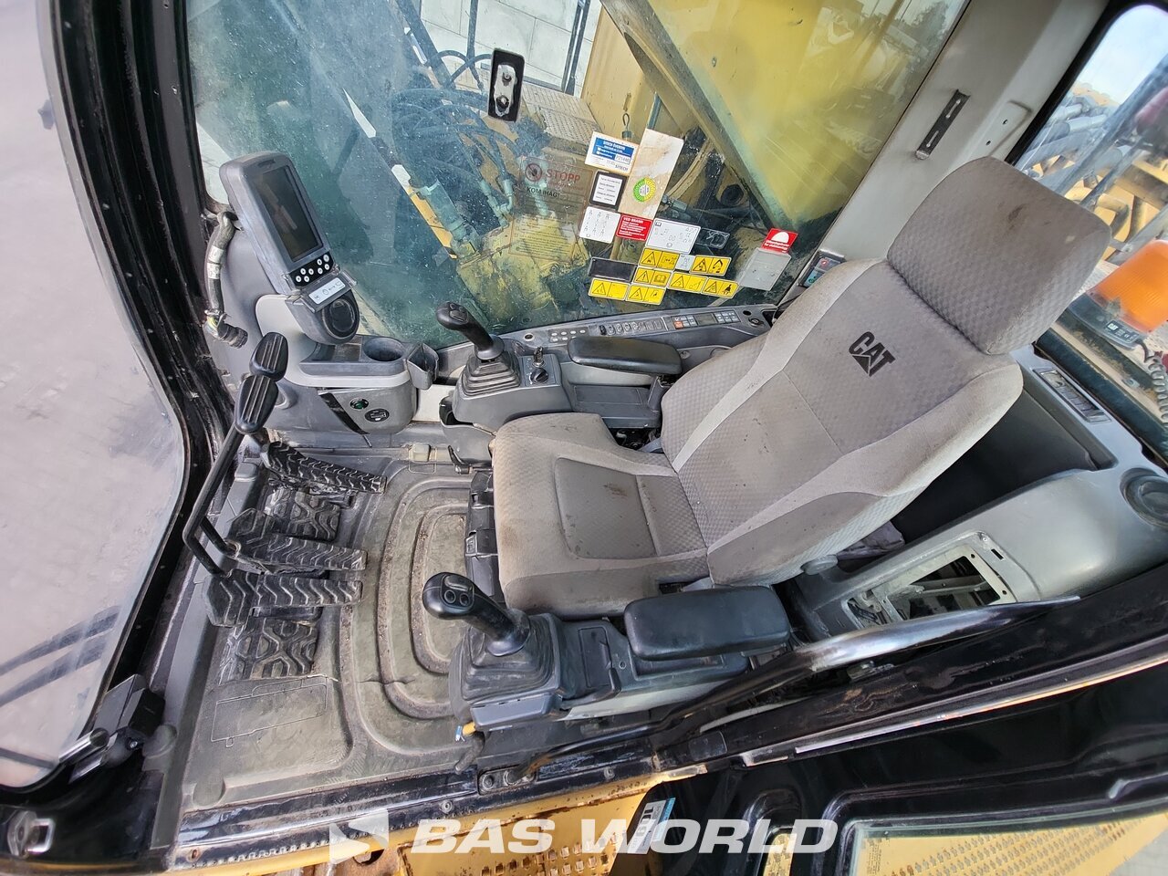 Other : Caterpillar 390 D L حفارة مجنزرة
