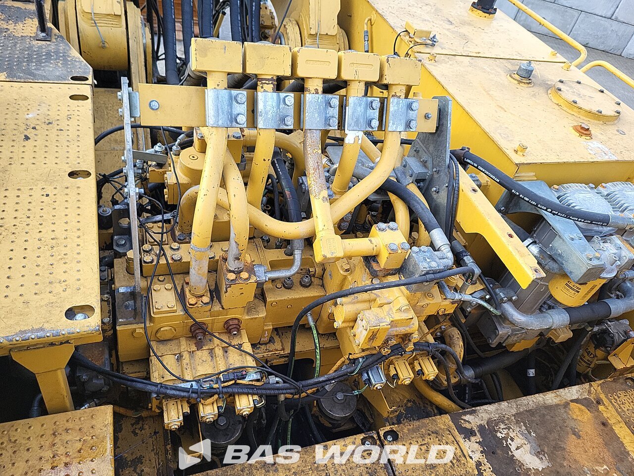 Other : Caterpillar 390 D L حفارة مجنزرة