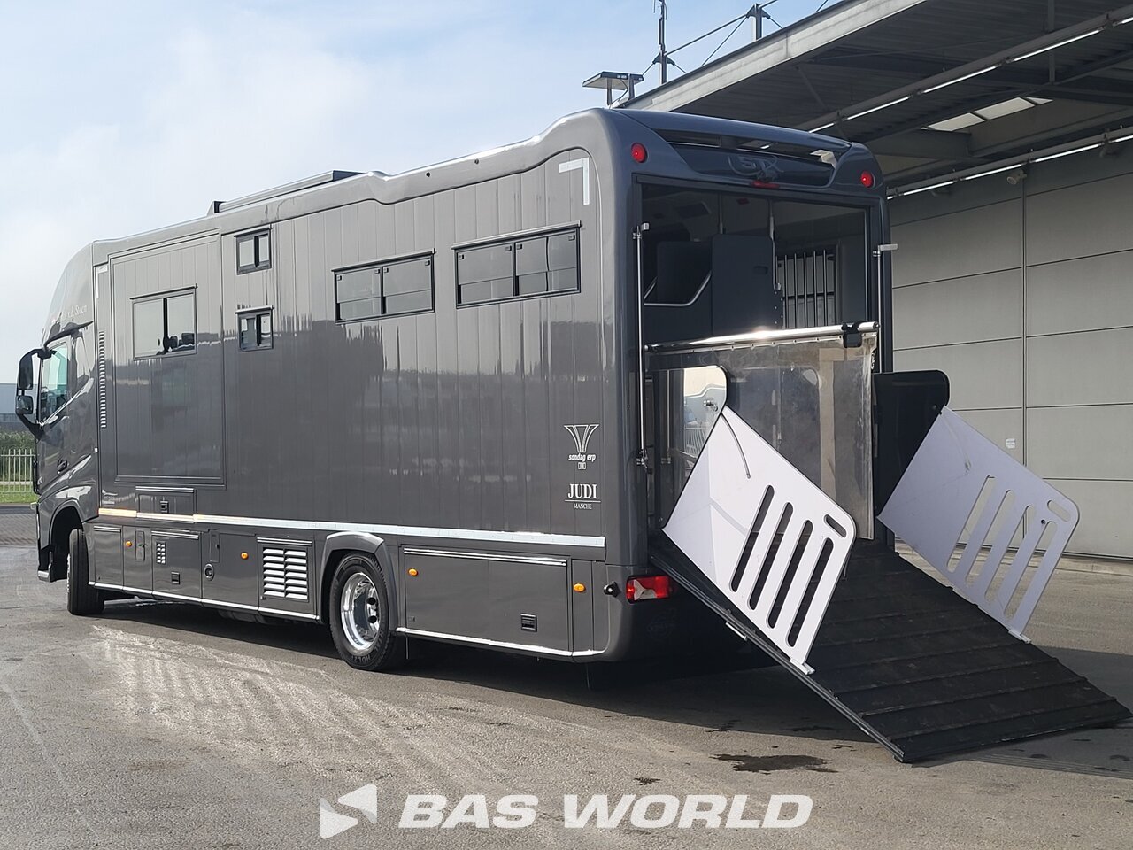 Stx Camion Pour Chevaux Chevaux Stx Van Chevaux Mercedes Renault