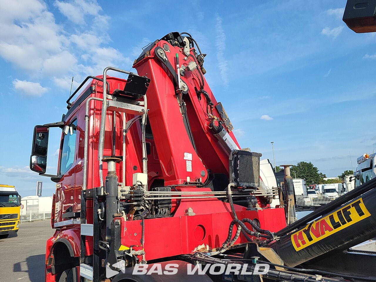 Superstructure interior : Mercedes Arocs 4145 haakarm vrachtwagen