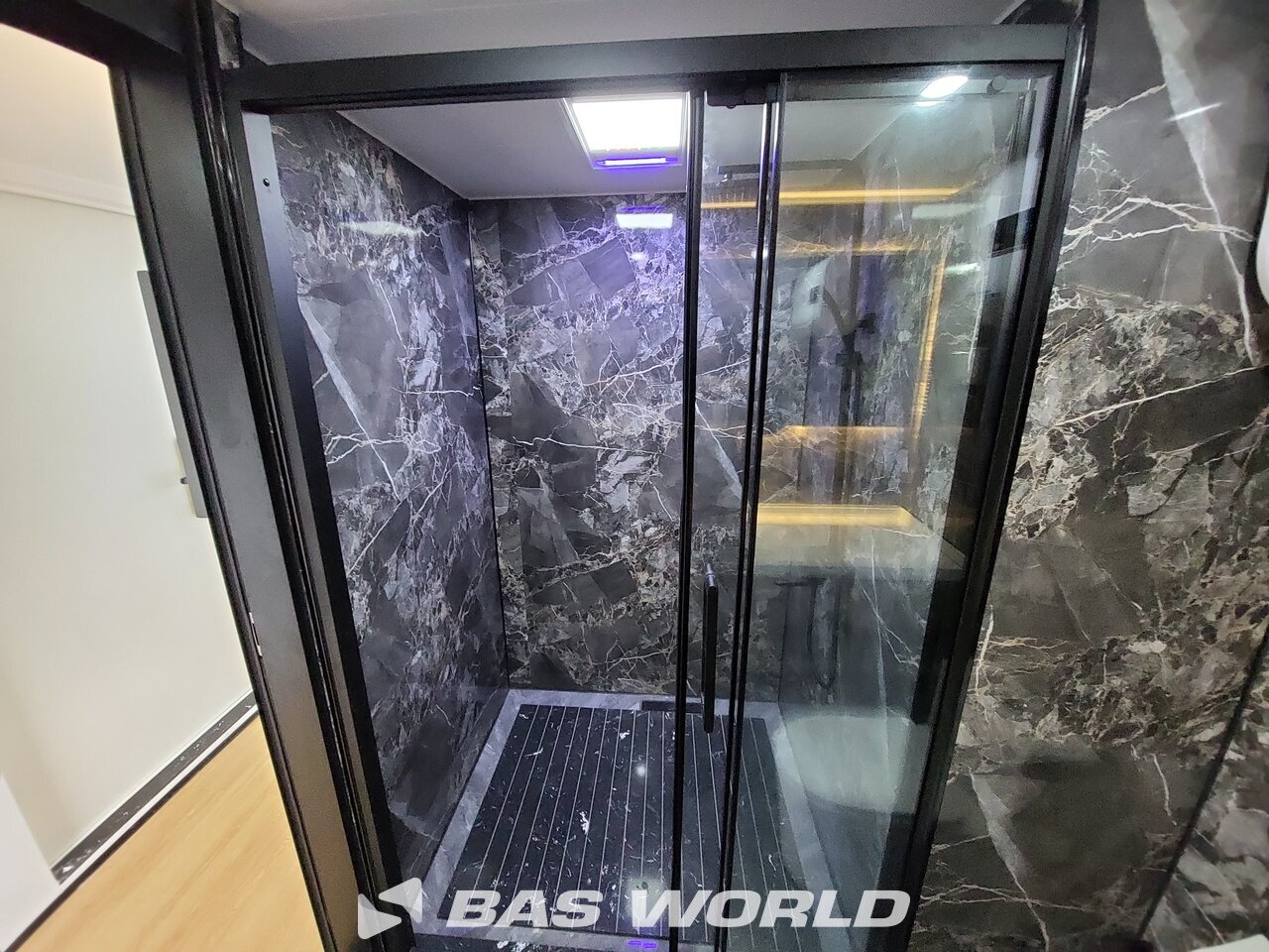 Other : BAS World  أخرى