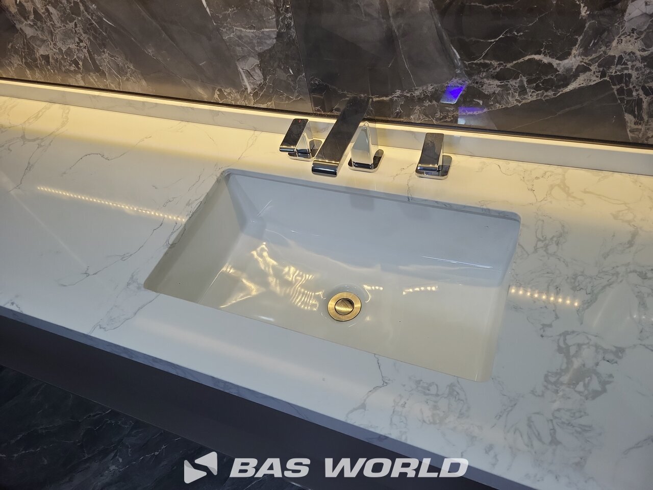 Other : BAS World  أخرى