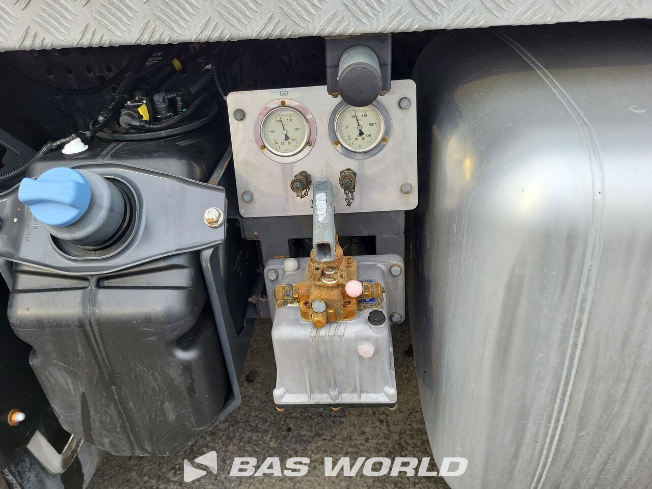 Other : Mercedes Arocs 4951 مضخة أسمنت
