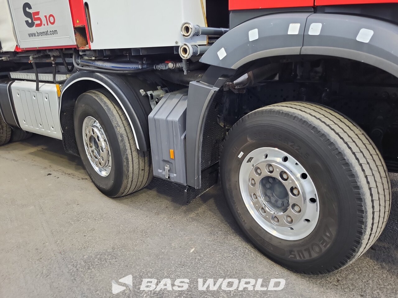 Other : Mercedes Arocs 4951 مضخة أسمنت