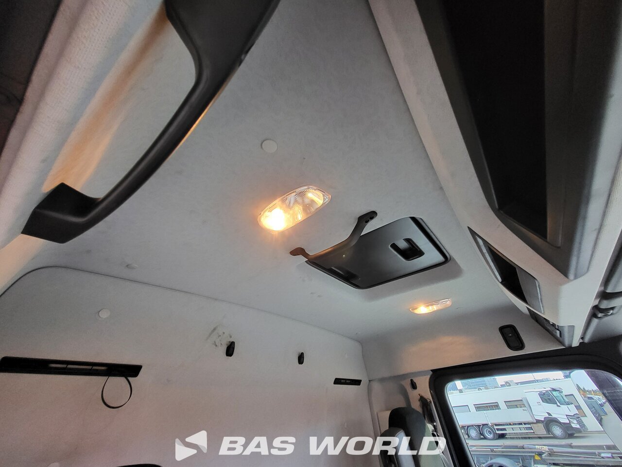 Other : Mercedes Arocs 4951 مضخة أسمنت