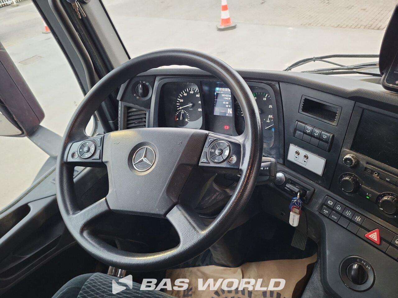 Other : Mercedes Arocs 4951 مضخة أسمنت