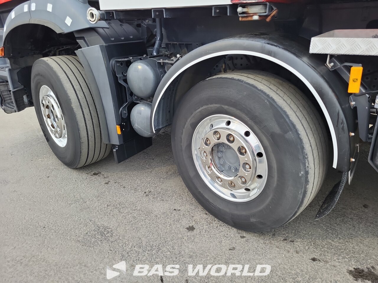 Other : Mercedes Arocs 4951 مضخة أسمنت