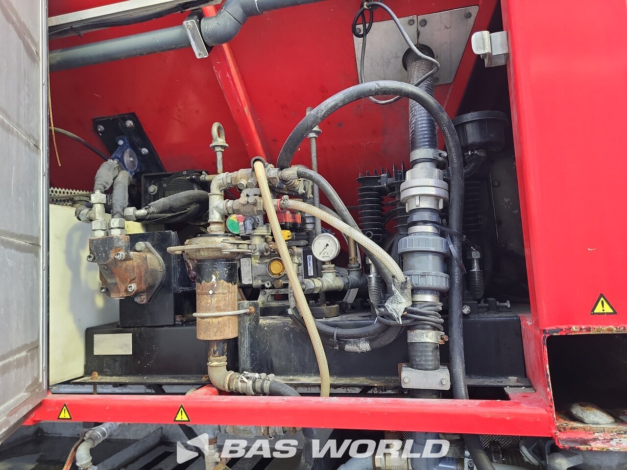 Other : Mercedes Arocs 4951 مضخة أسمنت