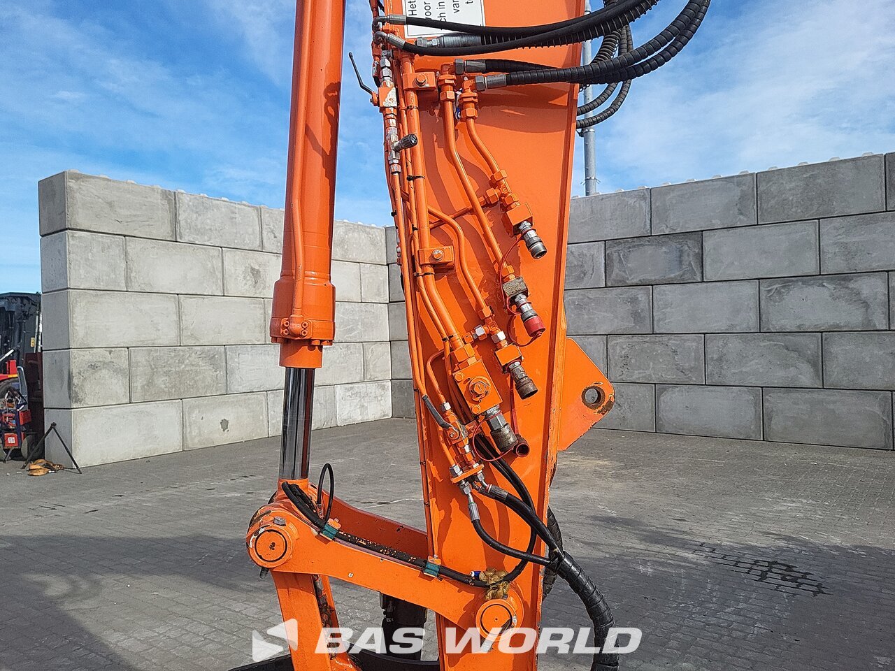 Hitachi ZX135 US -6 Crawler excavators - BAS World