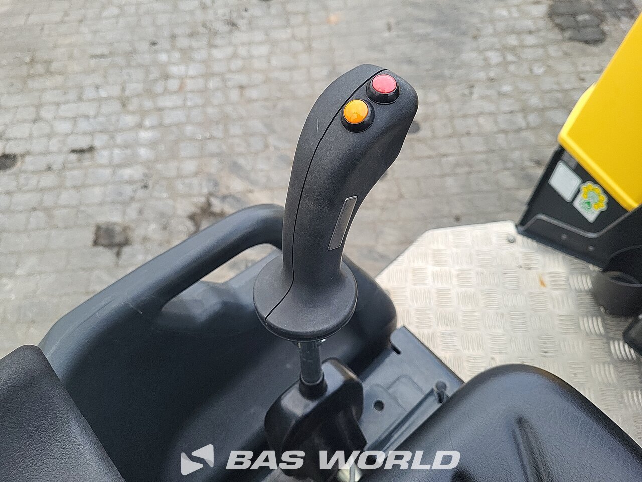 Other : Bomag BW100 ADe-5 مدحلة ثنائية الاسطوانة
