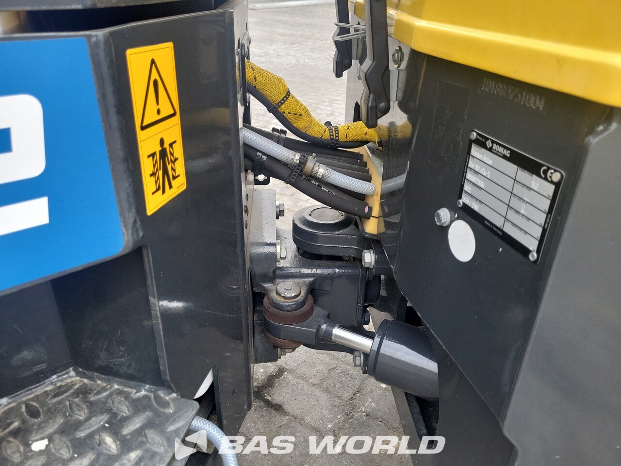 Other : Bomag BW100 ADe-5 مدحلة ثنائية الاسطوانة