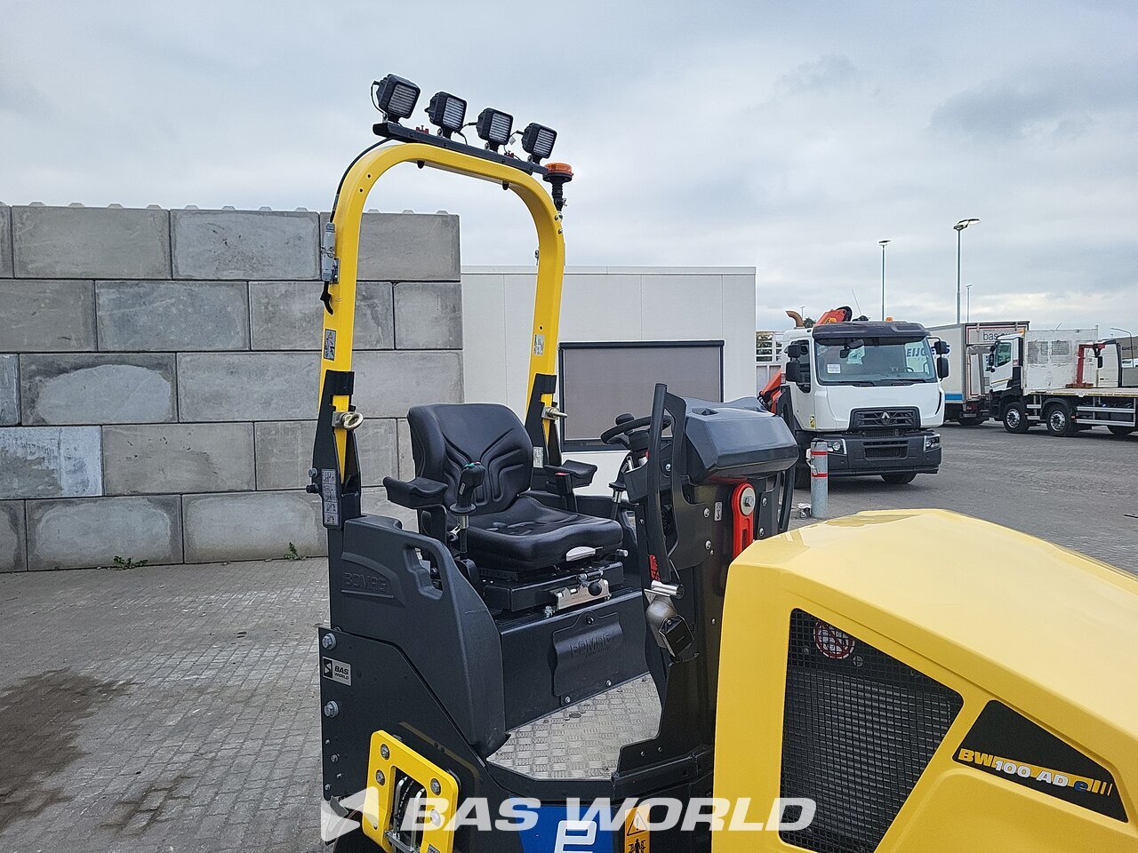 Other : Bomag BW100 ADe-5 مدحلة ثنائية الاسطوانة