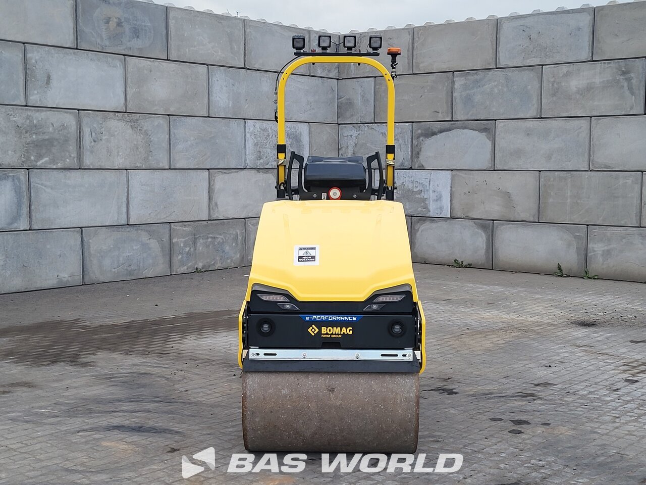 Other : Bomag BW100 ADe-5 مدحلة ثنائية الاسطوانة