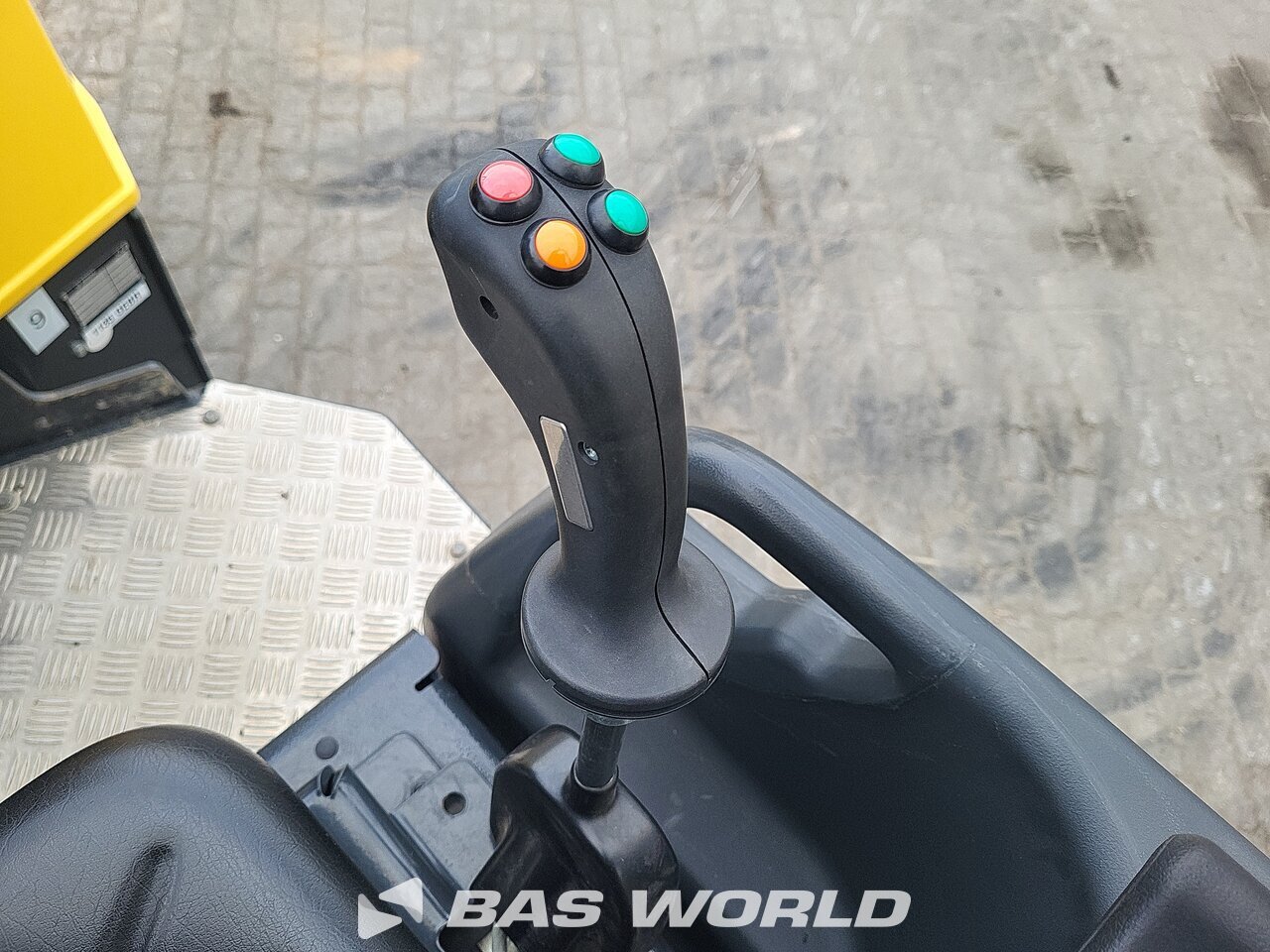 Other : Bomag BW100 ADe-5 مدحلة ثنائية الاسطوانة