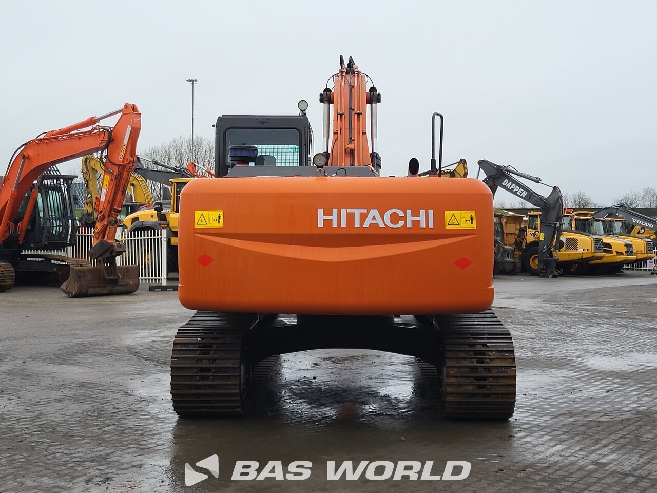 Hitachi ZX220 LC-5G Crawler excavators - BAS World