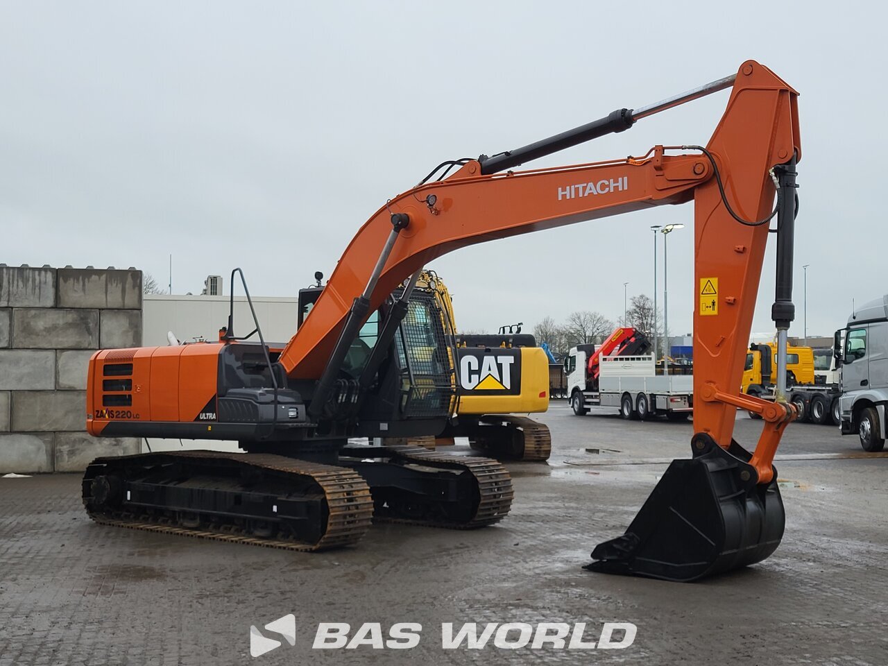 Hitachi ZX220 LC-5G Crawler excavators - BAS World