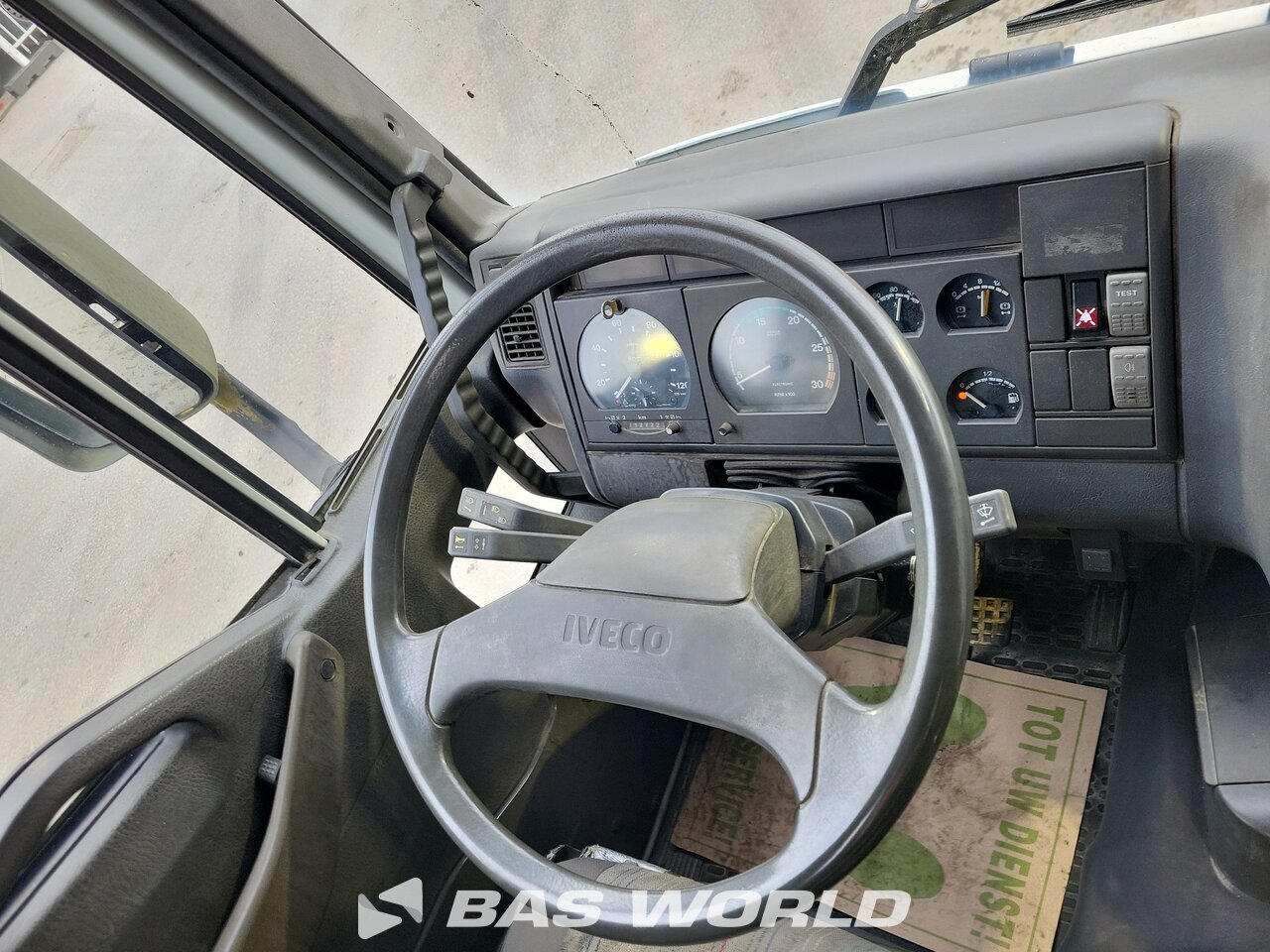 Other : Iveco 260E30H Flak lastbilar