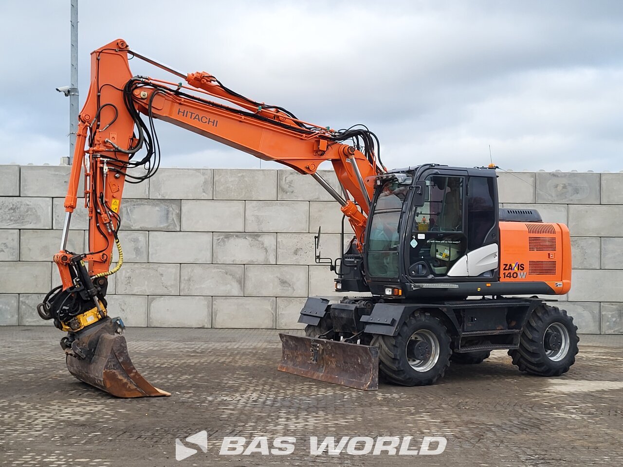 はなページ✨ Hitachi ZX140W -5B Wheeled excavator - BAS World