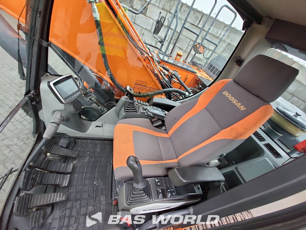 Other : Doosan DX235 LC-5 Bageri gusjeničari