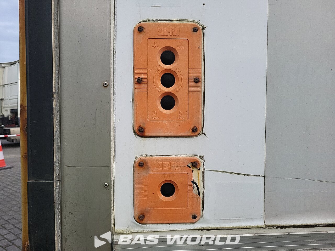 Other : Iveco Stralis 560 Kofferaufbauten