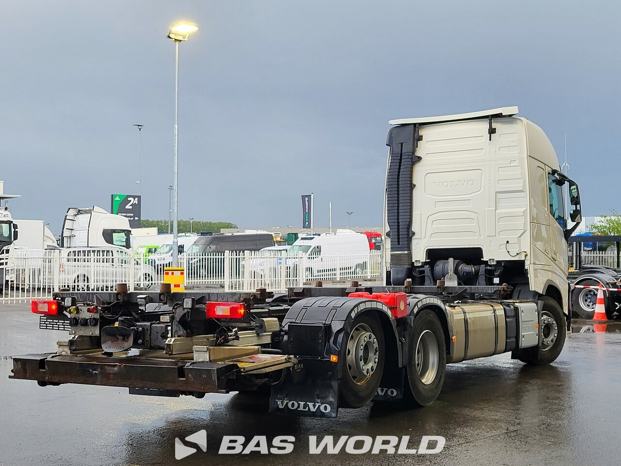 Other : Volvo FH 500 Caminhão De Caixa Móvel