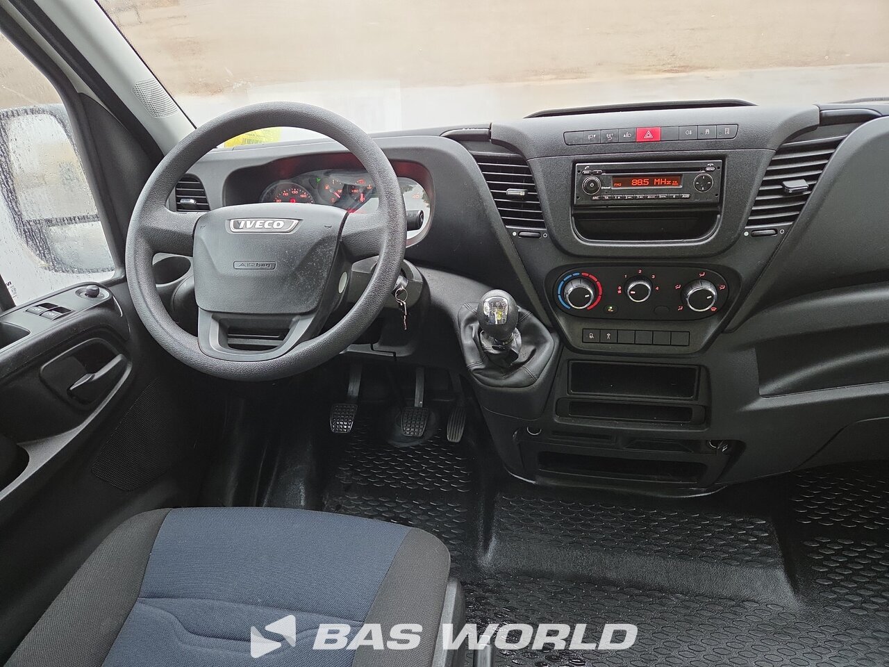 Other : Iveco Daily 35S12 Closed box van