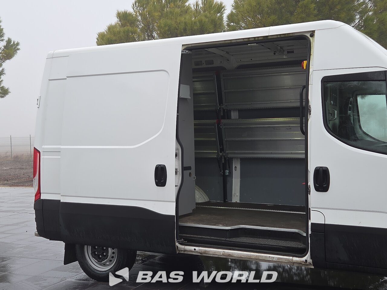 Other : Iveco Daily 35S12 Closed box van