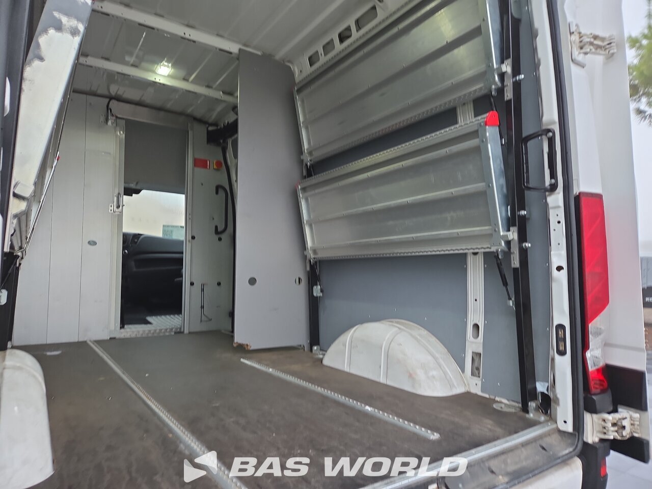Other : Iveco Daily 35S12 Closed box van