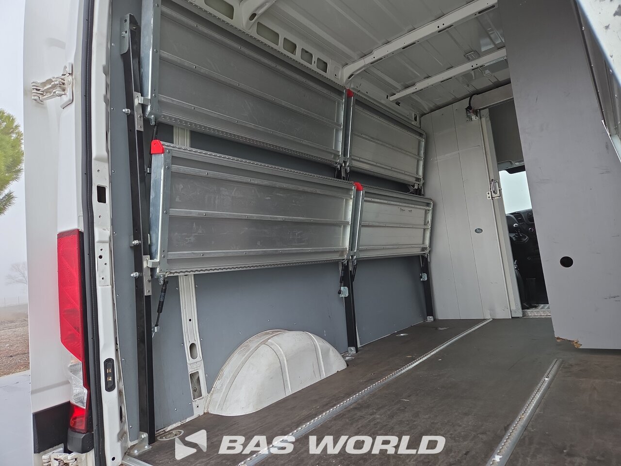 Other : Iveco Daily 35S12 Closed box van