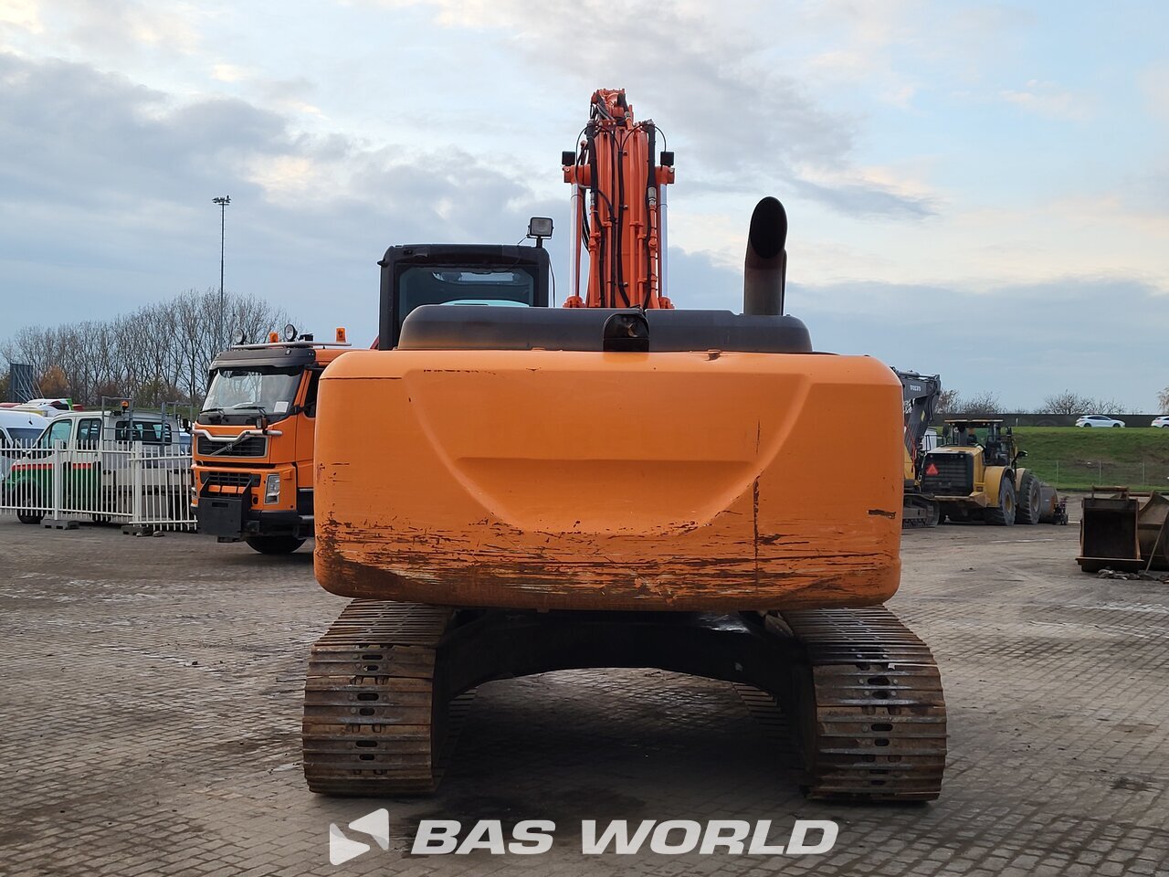 Hitachi ZX210 LC -5B Rupsgraafmachine - BAS World