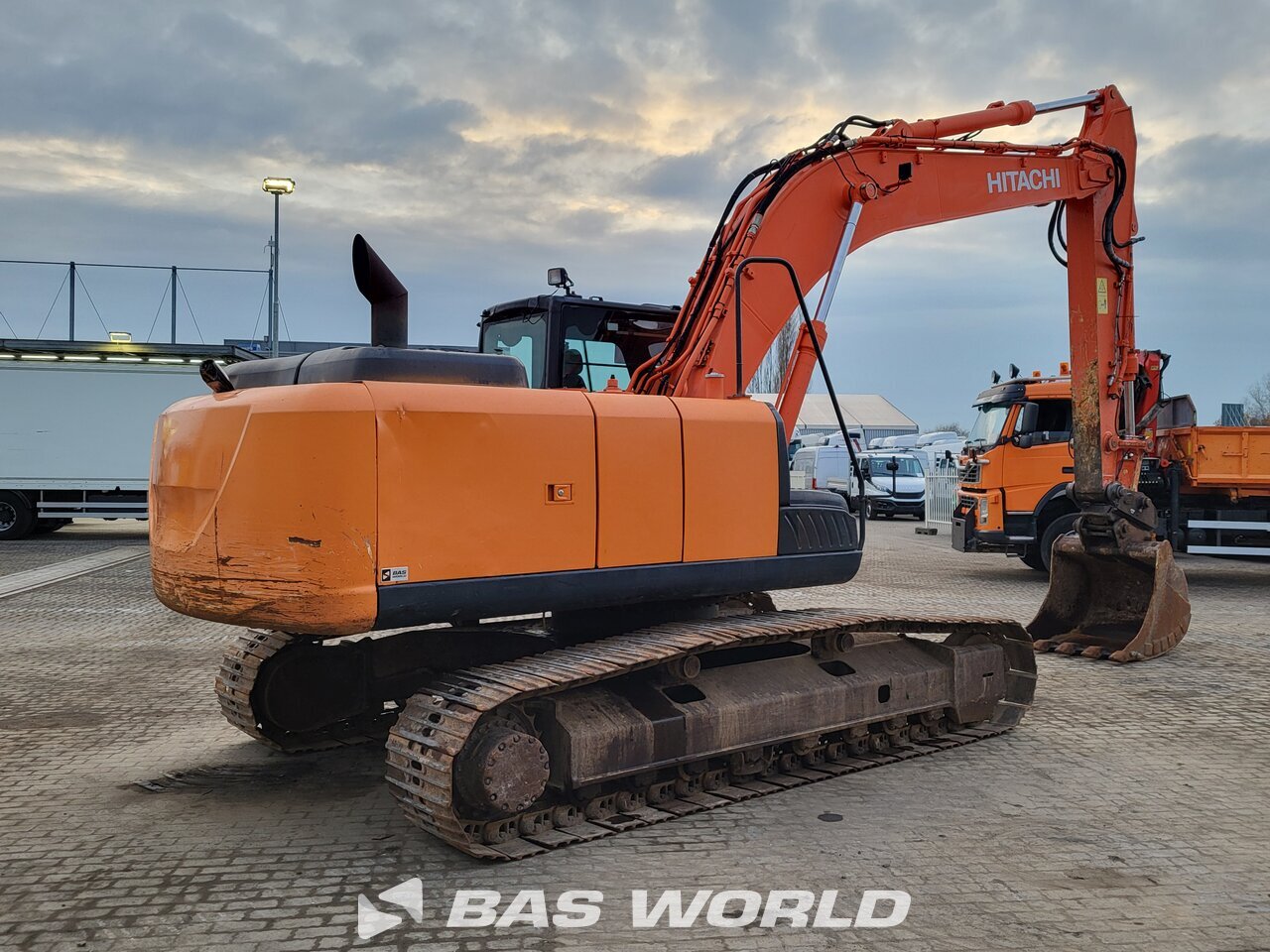 Hitachi ZX210 LC -5B Rupsgraafmachine - BAS World