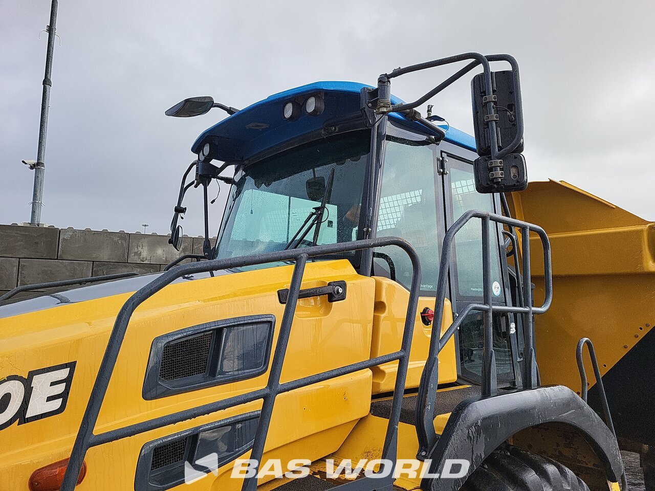 Other : Bell B30 E قلابة مفصلية