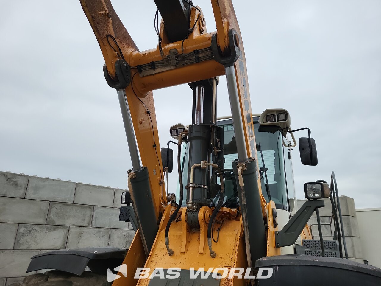 Other : Liebherr L576 جرافات ذات عجلات
