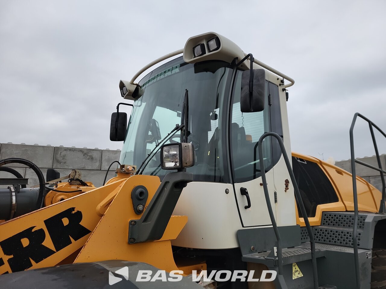 Other : Liebherr L576 جرافات ذات عجلات