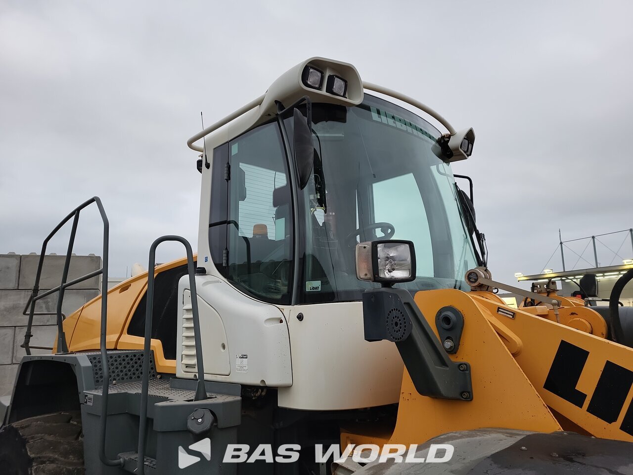 Other : Liebherr L576 جرافات ذات عجلات