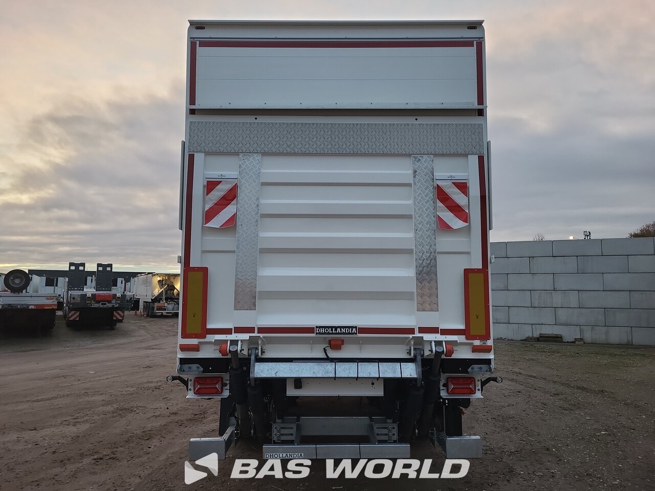Other : System Trailers Closed Box semi trailer