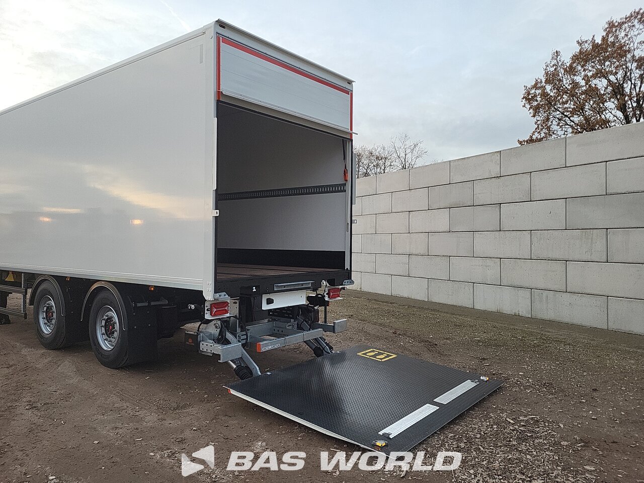 Other : System Trailers Closed Box semi trailer