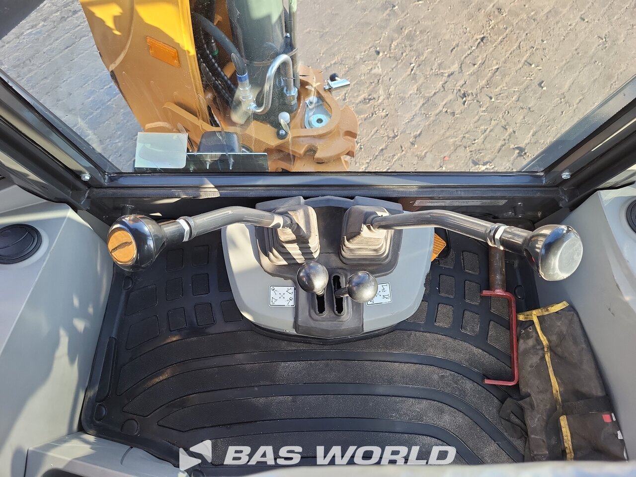 Other : Case 851 NX لودر حفار خلفى